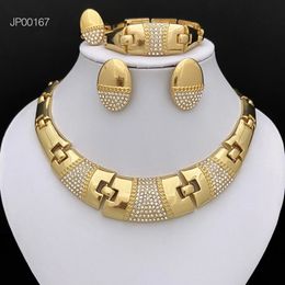 Dubai Gold Color Jewelry Ensemble pour les femmes de qualité 18K Collier plaqué Collier Boucles d'oreilles Bracelet 240410