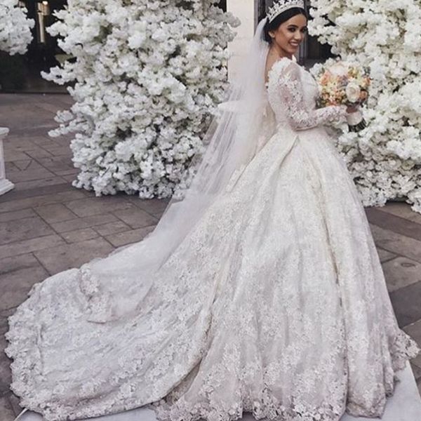 Dubaï dentelle robe de bal robe de mariée col en V perles dentelle appliques manches longues robe de mariée glamour balayage train princesse robe de mariée saoudienne