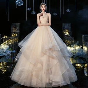 Dubai Princess A Line Wedding Dress 2023 Lipined V Neck Long Ball Jurk kralen Luxe bruidsjurken Crystal Bruid gewaden de mariiee meerlagige jurken wonvestidos de