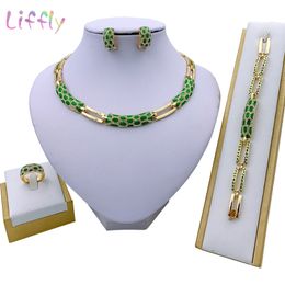 Dubaï femmes bijoux mode vert collier Bracelet Banquet femmes élégantes boucles d'oreilles anneau cristal ensembles 220812
