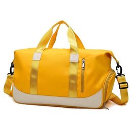 Duffel Bags Moda Grande Saco de Viagem Mulheres Bolsa Nylon À Prova D 'Água Menina Ombro Fim de Semana Ginásio Female299S