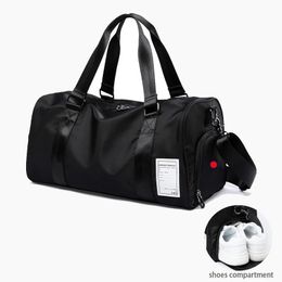 Sacs polochons Sacs de voyage en nylon de mode pour hommes grande capacité avec chaussures sèches et humides zone Sport Fitness week-end bagages sacs à main à bandoulière 231214