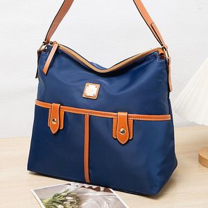 Plunjezakken retro grote capaciteit tote voor vrouwen multi-pocket nylon portemonnees en handtas mode mode stevige kleur ritssluiting vrouwelijke schoudertas