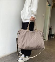 Duffel Bags Travel Bag 2021 Women Luxe ontwerp Grote capaciteit Patable Duffle Business Handtas Vrouwelijke fitness Waterdichte Sport4698491