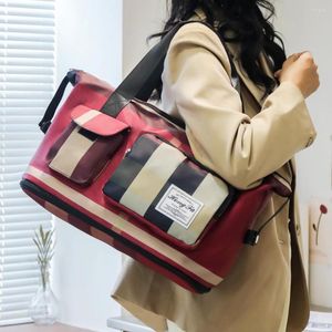 Duffel Bags Travel Bag Women Hand Bagage Multifunctionele Weeksender Grote capaciteit Fitness Training Portable Multi-zakken