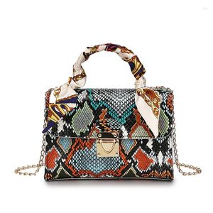 Duffel Bags Women Fashion Snake Textuur Lederen handtas met zijden sjaal dames casual bakken tas ketting schouder messenger crossbody