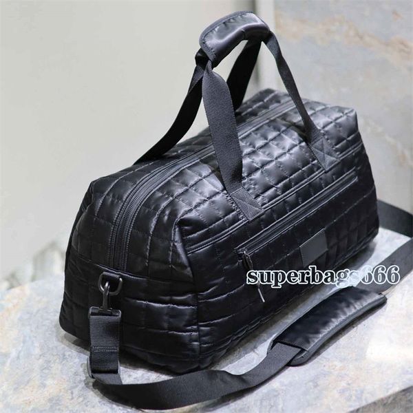 Duffle in Nylon Designer Sac Men Men Nylon Luxury Sport Sacs de gymnase Nylon et cuir Femmes Crossbody Sac fourre-tout zippé fermeture