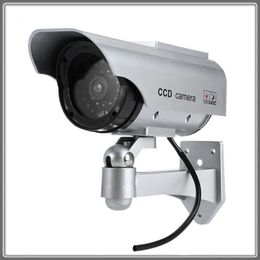 Dummy camera waterdichte buiten nepcamera aangedreven zonnebatterij flikkering knipperen led beveiligingsbullet CCTV -camera voor binnen