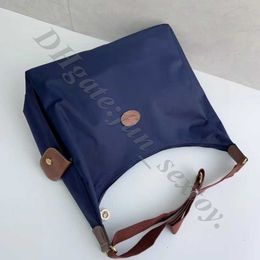 Dumpling Bag Handtas 95% korting op klaring en Baobao Retail Groothandel 2024 Nieuwe minimalistische postman Hobo Moeder Waterdicht Kind Nylon Schouder Messenger Bags 4ryk