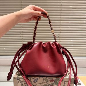 Dumpling -tassen Elegant Chian Squeeze Clutch Bag Women Leather Designer Handtassen Fashion Work Cross Body Schoudertassen Zipper Purse Pandak 240409