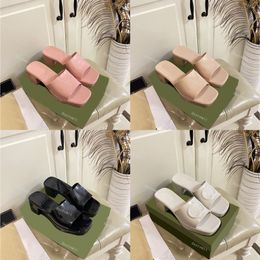 DuPe Slippers Designer AAAAA Jelly Women Rubber Slidescandy Colors Alphabet Alphabet Solid Solid Sandals Bottom Shoes Platform Beach Flip Flip 54762