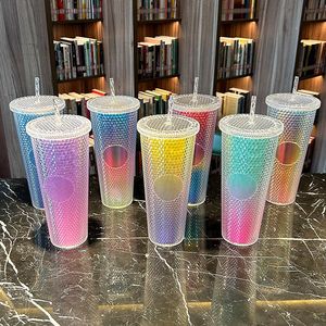 Tumblers de paja duria 24 oz Copas de agua fría bebida Botellas de hielo Capacidad de 710 ml con tapas de plástico Café de plástico Termos Diamante Termino de bebidas con tachuelas Termos Termos