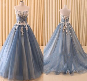 Stoffige blauwe tule prom afstuderen jurken voor middelbare school ivoor kant applique geplooide strapless lace-up avond formele jurken elegante vrouwen quinceanera