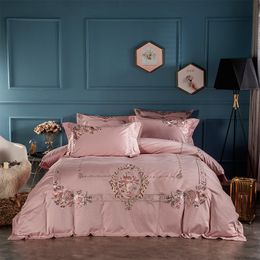 Dusty Pink Bordado Flowers Luxury Ropa de cama Conjunto de algodón egipcio Reina King Size Sistema de cama para edredón Funda de cama Set Almohada SHAMS T200706