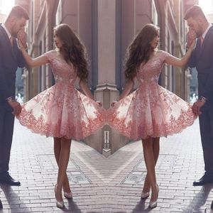 Dustige roze nieuwe Arabische stijl Homecoming -jurken van schouders kant -appliques cap mouwen korte prom jurken cocktailjurken191Q