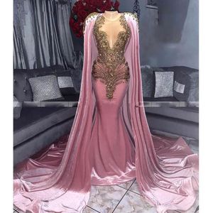 Stoffige Roze Fluwelen Mermaid Prom Jurken Met Cape Gouden Kralen Applicaties Plus Size Afrikaanse Vrouwen Avondfeest Jurken Modest Lange form226i
