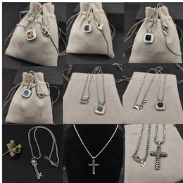 Dy Designer Cadena de diamantes Collares pendientes para mujer Hombre Multicolor Sterling Sier Square Cross Moda Marca Collar Pareja Joyería Regalos