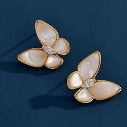 Boucles d'oreilles dynamiques et élégantes Vandes d'oreilles Vandes Natural Mother Shell Butterfly Pure Aigned Femelle Broken avec Boîte de logo d'origine