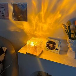 Dynamique rotation water ripple projecteur lumineuse 16 couleurs lampe à cristal de flamme pour le salon étude chambre 231227
