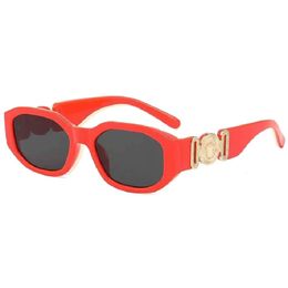 E-commerce voor nieuwe Europese en Amerikaanse mode-zonnebril vrouwelijke persoonlijkheid hiphop UV zonnebrillen grensoverschrijdende groothandel.