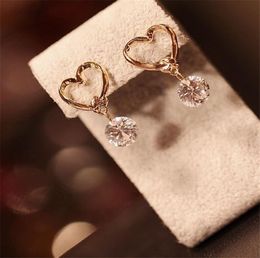 E020 Boucles d'oreilles pour adolescents Crystal Mariage Femmes Cœur Design Coucle d'oreille Elegant Fashion Bijoux d'oreille Accessoires 3910411