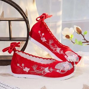 EAGLEG Vieux Pékin Tissu Brodé Hanfu Intérieur Augmentation Plat Doux Chaussures Ballerines pour Femmes (Couleur: Rouge, Taille: 8.5)