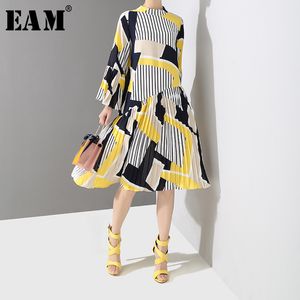 [EAM] 2021 nouveau printemps automne col montant manches longues évasées motif rayé imprimé plissé robe ample femmes mode marée JO585 X0521