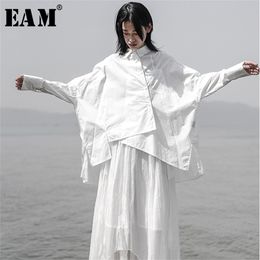 [EAM] nueva primavera otoño solapa manga larga blanca suelta de gran tamaño irregular suelta camisa mujer blusa moda marea LJ200810