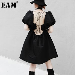 [EAM] Femmes Dos Bandage Tempérament Robe Nouveau Col Carré Manches Courtes Coupe Ample Mode Marée Printemps Été 2021 1T658 210306