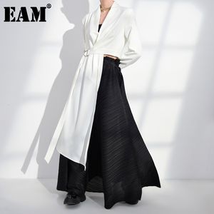 [EAM] Femmes Blanc Irrégulière Plissée Longue Blazer Revers Manches Longues Coupe Ample Veste Mode Printemps Automne JX60000 210512
