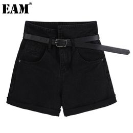 [EAM] Frauen Breites Bein Schwarz Blau Unregelmäßige Denim Shorts Hohe Taille Lose Fit Hosen Mode Sommer 1DD6812 210512