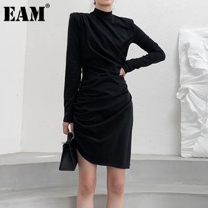 [EAM] Mujeres arrugadas irregular Elagant vestido negro nuevo cuello alto manga larga ajuste suelto moda marea primavera otoño 2021 1DD3693 Y0118