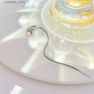 Manchette d'oreille Manchette d'oreille 1 manchon d'oreille en cristal d'électrocardiogramme adapté aux femmes longue perforation de gland chaîne simple faux clip d'oreille bijoux à la mode Y240325