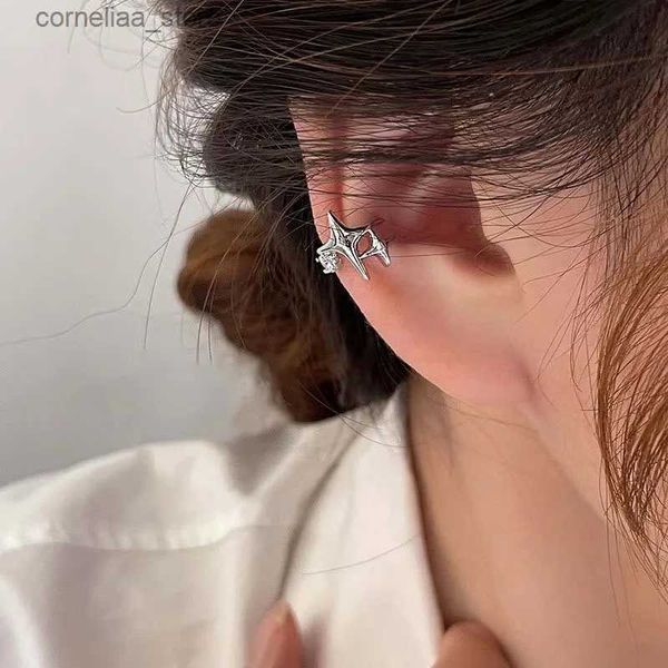 Ear Cuff Ear Cuff 1 clip d'oreille en forme d'étoile en zircon argenté adapté aux femmes géométrie simple en forme de C bijoux de manchon d'oreille pentagonal non perforé Y240326