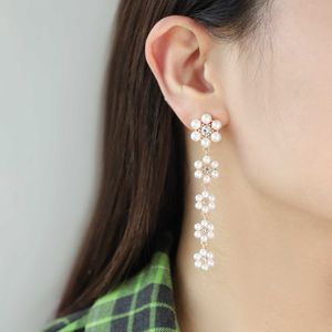 Earing 2023 Nueva Perla con incrustaciones de flores, borla larga, pendientes con personalidad de Súper Hada de estilo fresco ins para mujer