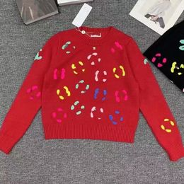 Suéter de mujer con letras coloridas bordado a máquina estilo inactivo otoño e invierno nuevos productos para principios de primavera