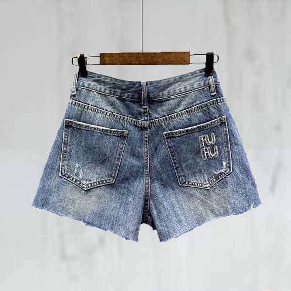 Début du printemps femmes shorts lettre de mode broderie en détresse denim lavé Shorts pantalons de créateur femmes bleu A-ligne pantalons chauds