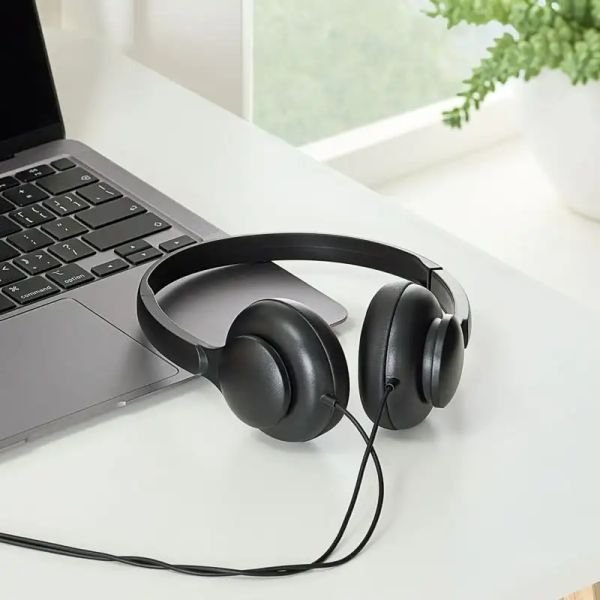 Écouteurs 2023 nouveaux écouteurs filaires élégants et confortables en noir classique profitez d'un son supérieur pendant de longues sessions d'écoute.
