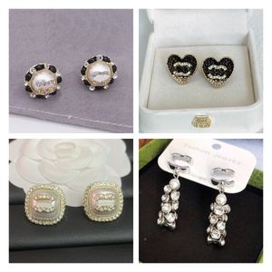 Oorbel Stud Zwart Hart Luxe Oor Stud Witte Parel Charm Oorbellen Designer Stijl Liefde Sieraden Winter Romantisch Paar Dames Cadeau Oorbellen Correcte merklogo