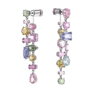Oorbel Swarovskis Designer Juwelen Originele kwaliteit Vloeiend licht en kleurrijke asymmetrische oorbellen voor dames Elementen Kristal Kleurrijke snoepoorbellen