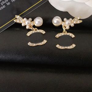 Boucles d'oreilles 18k plaqué Gold 925 Silver Luxury Brand Designers Lettres Stud Geométrique Femmes Femmes Rabbit Head Crystal Rignestone Pearl Oreau de mariage Jewerlry