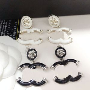 Boucles d'oreilles Black Luxury Designer Boucles d'oreilles Boucles d'oreilles Boutique Boutique Boutique avec tampon Boucles d'oreilles cadeaux de haute qualité Femmes NOUVEAU BIREAUX AMOUR BIELR