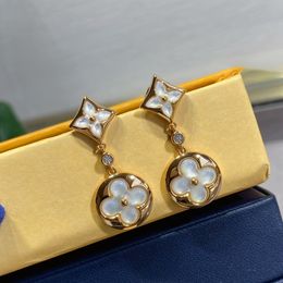 Boucles d'oreilles Designer 18K Gold Plating Marque de luxe Stud Femmes Bijoux de fête de mariage