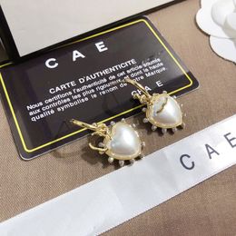 Oorbellen Designer Charm Dangle Earrings Classic Logo Gift Sieraden Design voor vrouwen Goud vergulde oorbellen Fashion Style Damesjuwelen Boutique Stijl Geschenk oorbellen