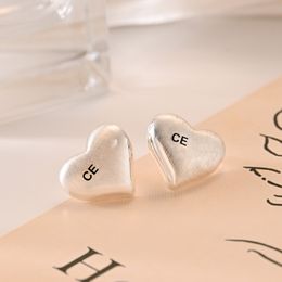 Pendientes de diseñador para mujer S925 plata esterlina carta de amor grabada 3D Stud letras de moda fiesta bodas regalo de joyería