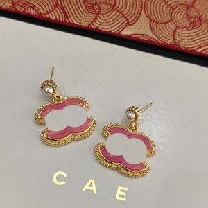 Designers de boucles de boucles nouvelles boucles d'oreilles plaquées or en match rose conçue pour les filles de haute qualité charmantes de haute qualité