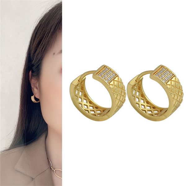 Boucles d'oreilles pour femmes tendance goujon Zircon en gros or métal mode cercle boucle d'oreille de luxe qualité coréen indien cadeau de noël bijoux femme accessoire de bijoux