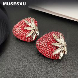 Boucles d'oreilles accessoires de bijoux New StyleInlaid avec clip d'oreille en cristal rouge charmants boucles d'oreilles de fraise pour cadeau de fête pour femmes