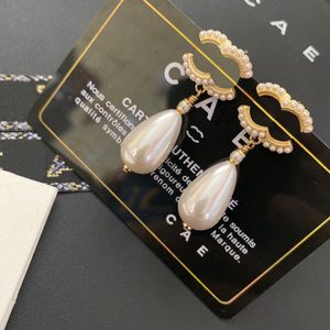 Oorbellen luxe vergulde oorbel merkontwerper ontwerpen hoogwaardige oorbellen voor charismatische meisjes hoogwaardige sieraden hangers dozen verjaardagscadeaus