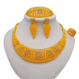 Oorbellen ketting 2021 Afrikaanse Dubai gouden sieraden set Nigeriaanse kristal voor vrouwen Italiaanse bruids bruiloft gift accessoires